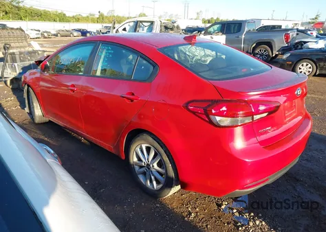 2017 Kia Forte S z USA, uszkodzony, nr VIN 3KPFL4A7XHE010624